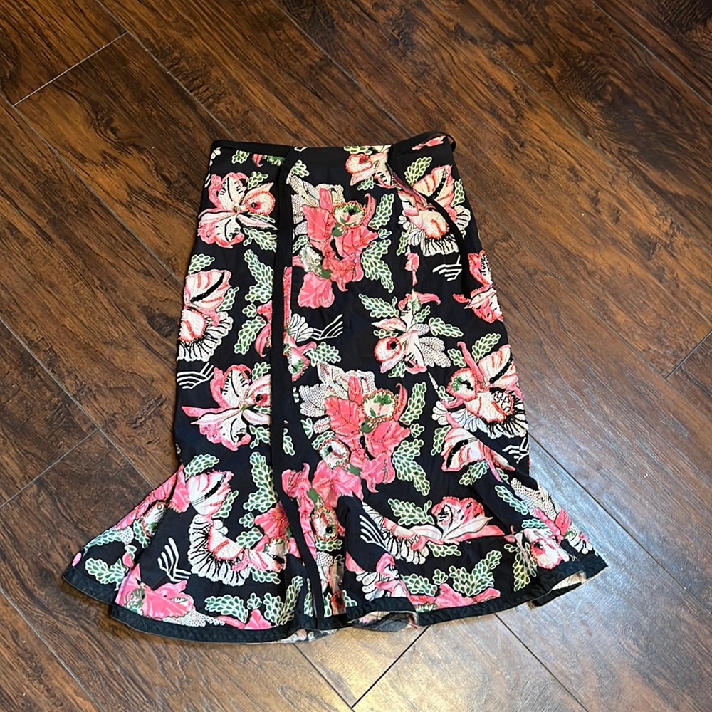 Dolce Apparel Skirt